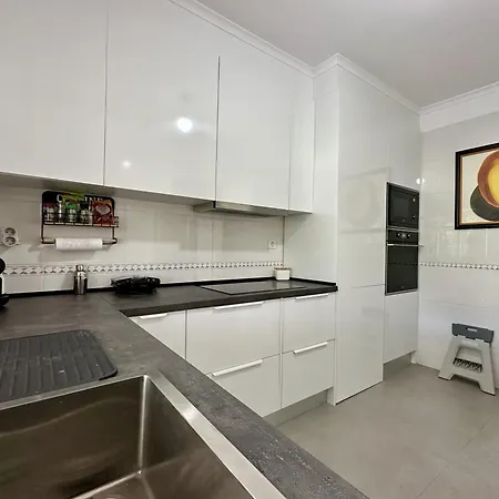 Grand Terrace With Pool By Homing Apartamento