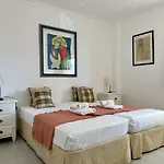 Apartmán Grand Terrace With Pool By Homing *