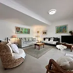 Apartman Grand Terrace With Pool By Homing *