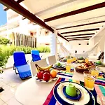 Grand Terrace With Pool By Homing Apartmán *