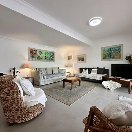 דירה Grand Terrace With Pool By Homing *