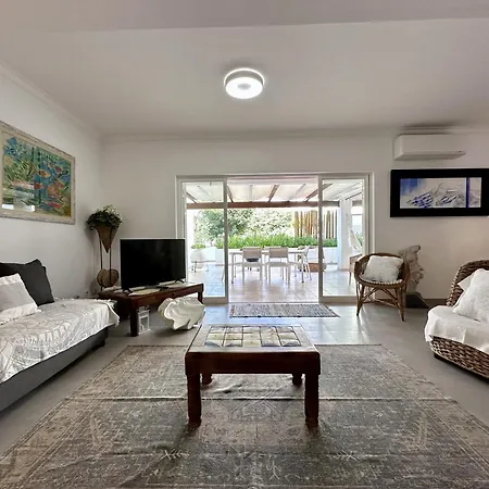 Grand Terrace With Pool By Homing דירה וילהמורה